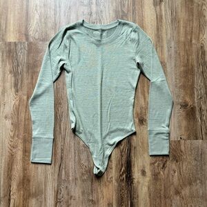 Abercrombie: Soft A & F Cozy bodysuit